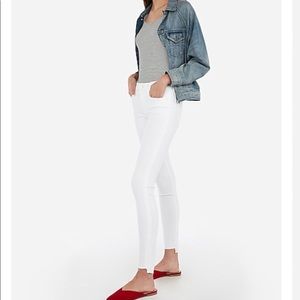 Express Mid Rise White Skinny Plus size Jeans 18
